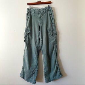AE Women's Dreamy Drape Mid Rise Baggy Wide Leg Olive Green Cargo Pants Size 4